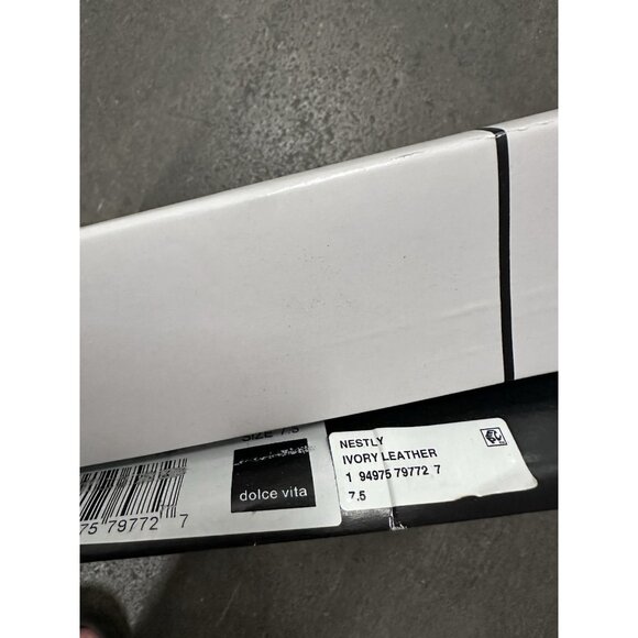 Dolce Vita Nestly Bootie in Ivory Pointed Ankle Boots - Picture 3 of 8